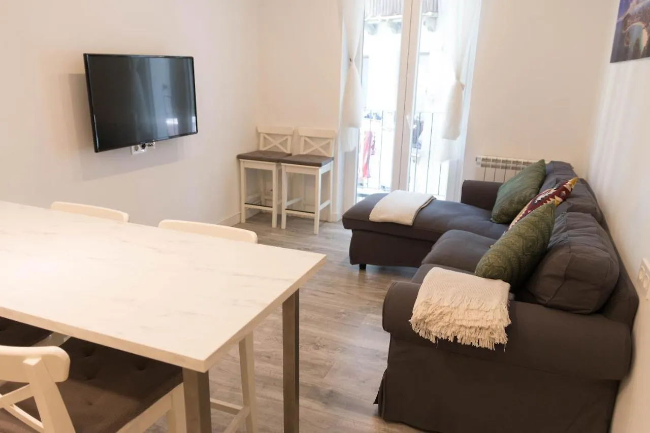 Modern Apartment In Central Romantic Quarter 圣塞瓦斯蒂安 0*,  西班牙